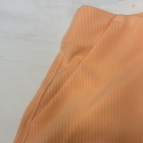 Lululemon Peach Women's High Rise Ribbed Shorts Size 6 - Picture 6 of 9